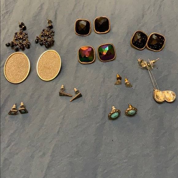🌸 Earring Bundle 🌸 - Picture 1 of 12